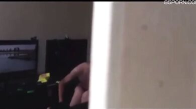 インターネットカフェでセックスをする学生たち