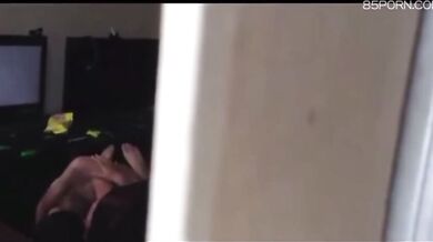 インターネットカフェでセックスをする学生たち