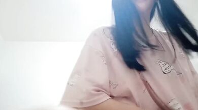 Sister fingering pussy on bed