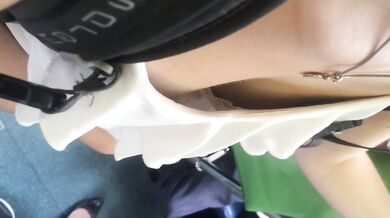 Đồng nghiệp nữ lộ diện