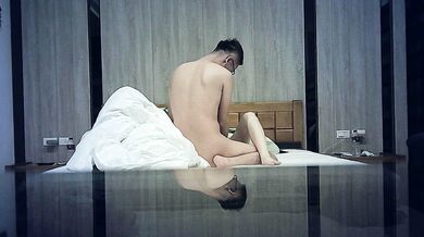 少婦飯店做愛自拍2