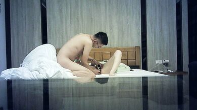 少婦飯店做愛自拍2