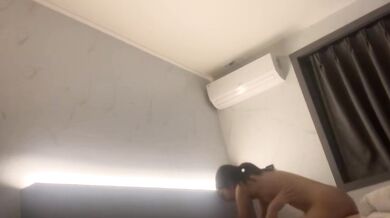 韓国人カップルがホテルで自撮り