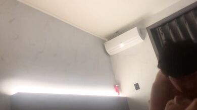 韓国人カップルがホテルで自撮り