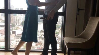 制服を着たマレーシアの妹が彼氏にフェラチオをする