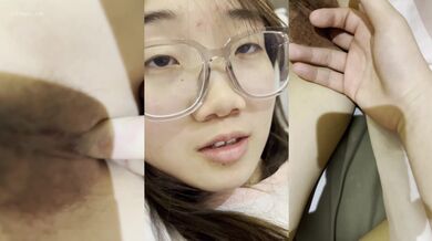 清楚な眼鏡うさぎ歯の女の子パパ1
