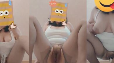 巨乳女孩自慰噴水