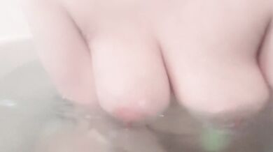 湯けむりおっぱい