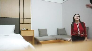 Tanhuaの美乳と清純セレブ顔のパイルドライバーで激しく突きまくる