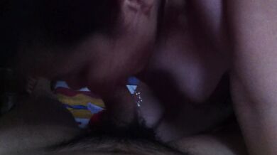 マレーシアの妹がチンポを食べる