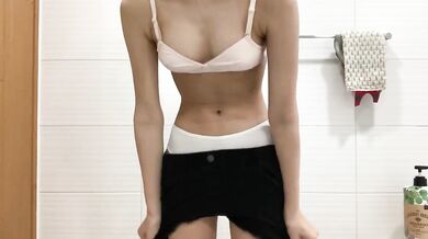 女子高生のストリップ自撮り 19