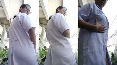 屋外で服を脱ごうとする女子高生セシリア