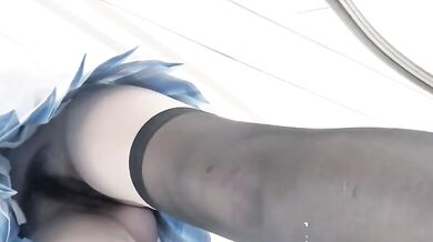 私は下着もつけずに彼女をずっと追いかけました