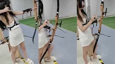 Beautiful girl archery exposed