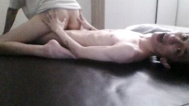 ベトナムの巨乳美女が痩せ型の彼氏とセックス