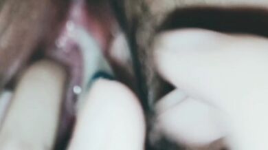 反差高中美女牙刷自慰2