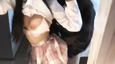 酒店後入巨乳JK打炮