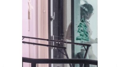 暑すぎるよ！太った隣人たちは服を着ないほうが快適だろう！