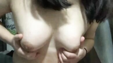 大奶肉肉母狗宿舍自慰