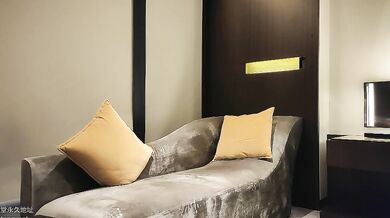 Xiaobao Xunhua, the internet celebrity anchor, has a slim and charming figure