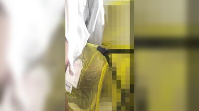 ゴミ出し若妻) 近所の奧さんの 、見上げるノーブラおっぱい①