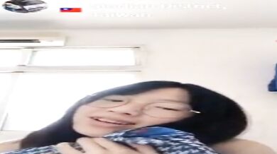 Anh cũng muốn em làm tổn thương anh như thế này