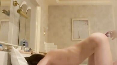 妹の両穴が彼氏に玩具で弄ばれた