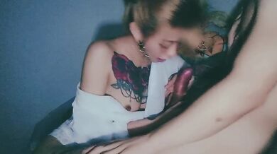 Em gái Singapore xăm mình giúp bạn trai lấy tinh trùng