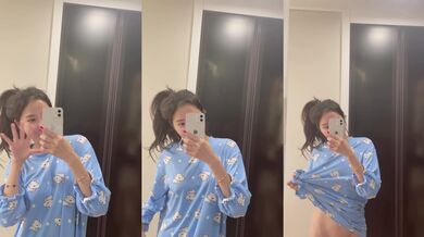 Cô gái Hàn Quốc tự sướng