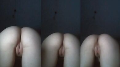 第一線の女の子がお尻を上げて自撮り