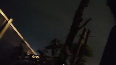 黑絲水手服少女路邊尿尿