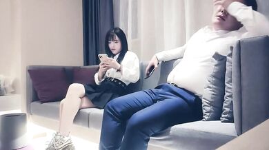 大学に入学したばかりの18歳の大学生