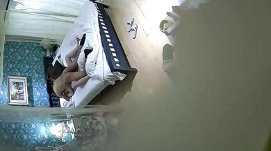 色白でムチムチでスタイル抜群の女子校生が男子校生に激しく犯される_体外射精で疲れて動きたくない