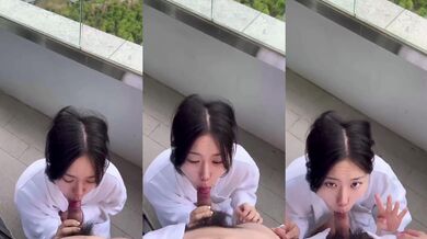 屋外でフェラチオする雌犬