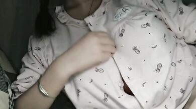 馬來西亞18嵗陪陪露大奶自拍