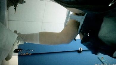 偷窺多個小姐姐上厠所尿尿