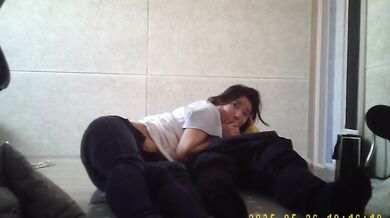 韓国の太った男と女性秘書が自宅でセックスして自撮りをする