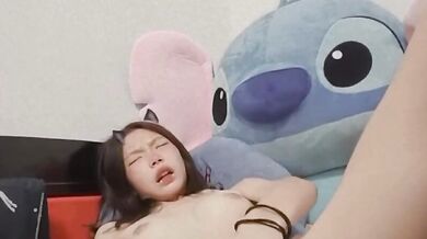 貧乳騷妹全裸視訊自慰