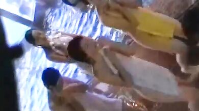 sup369-su01-bathvoyeur