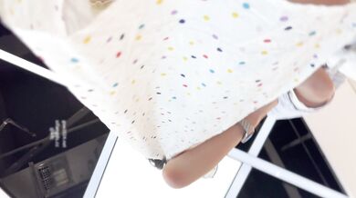 Sweet shopping with boyfriend, loose long skirt schoolgirl yellow translucent cute underwear CD saw no bra half of the big breasts