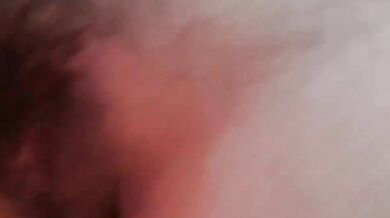 Học sinh trung học cơ sở thủ dâm khi tắm, xoa ngực, sờ lồn và kéo dây