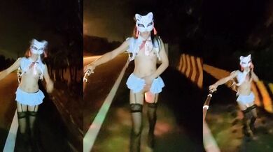 貧乳の白虎雌犬の屋外自撮り