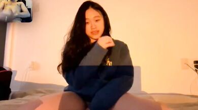 貧乳シンガポール人美女のオナニー動画