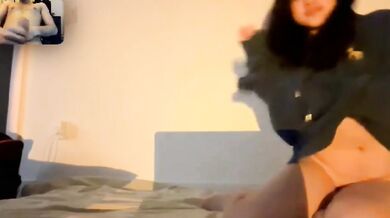 貧乳シンガポール人美女のオナニー動画