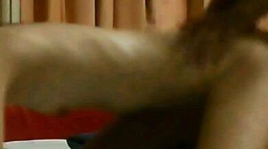 小さなポニーとデートしたら、狂ったように彼女とセックスしなければなりません