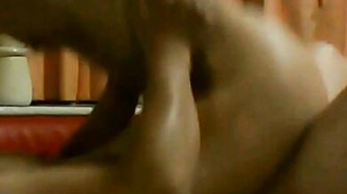 小さなポニーとデートしたら、狂ったように彼女とセックスしなければなりません