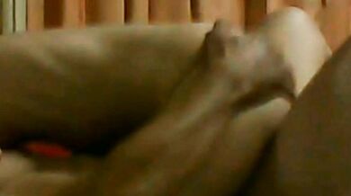 小さなポニーとデートしたら、狂ったように彼女とセックスしなければなりません