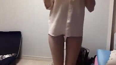 郭同級生のストリップ自撮り2