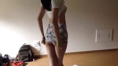 郭同級生のストリップ自撮り2