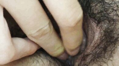 女子高生がマンコに触れる 2